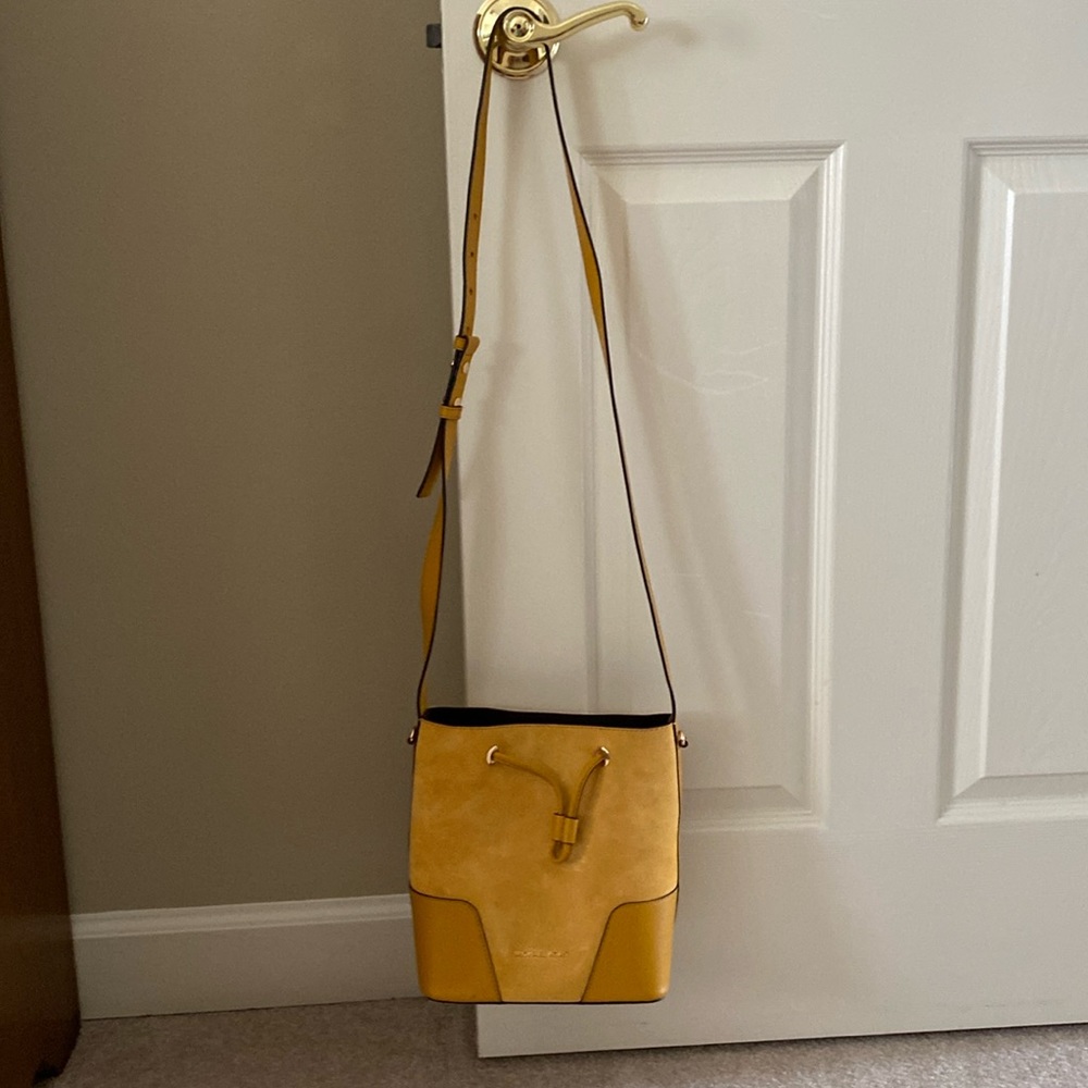 Yellow Michael Kors Small Bucket Bag. Crossbody.